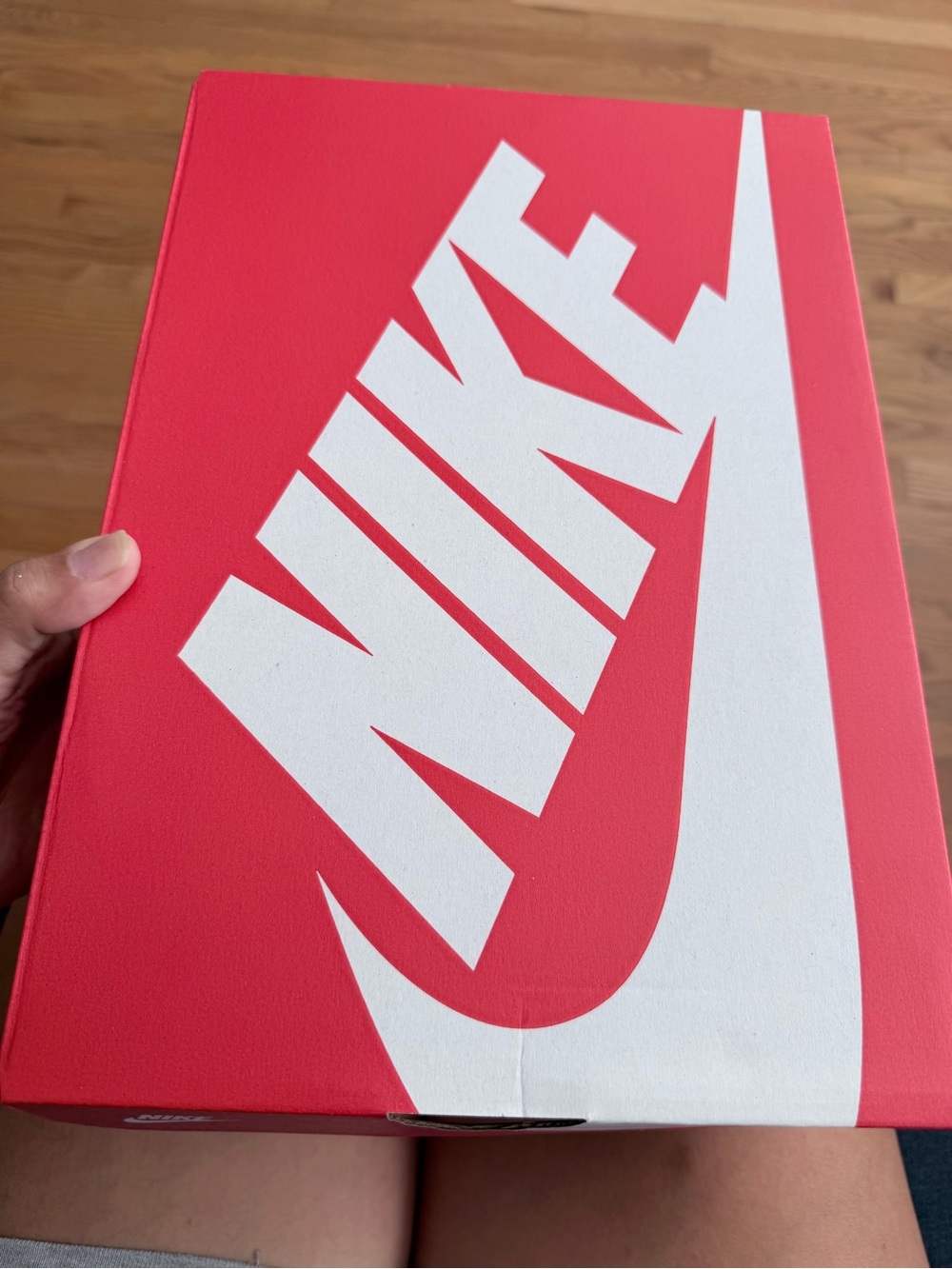 WOMEN'S NIKE V5 RNR SUEDE SNEAKERS - Picture 4 of 8
